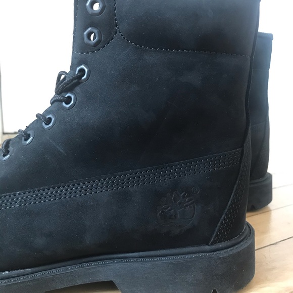 Men’s Black Timberland Boots - Picture 4 of 7